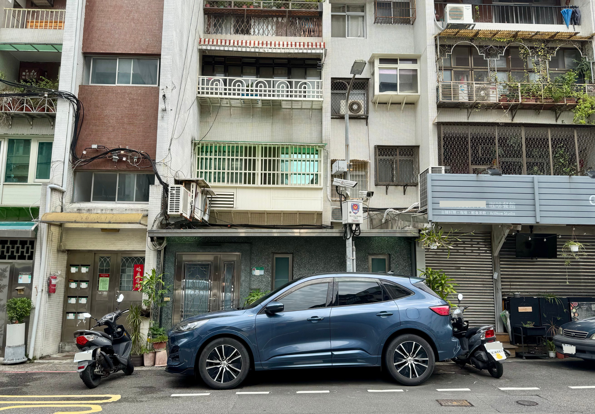 Outdoor parking